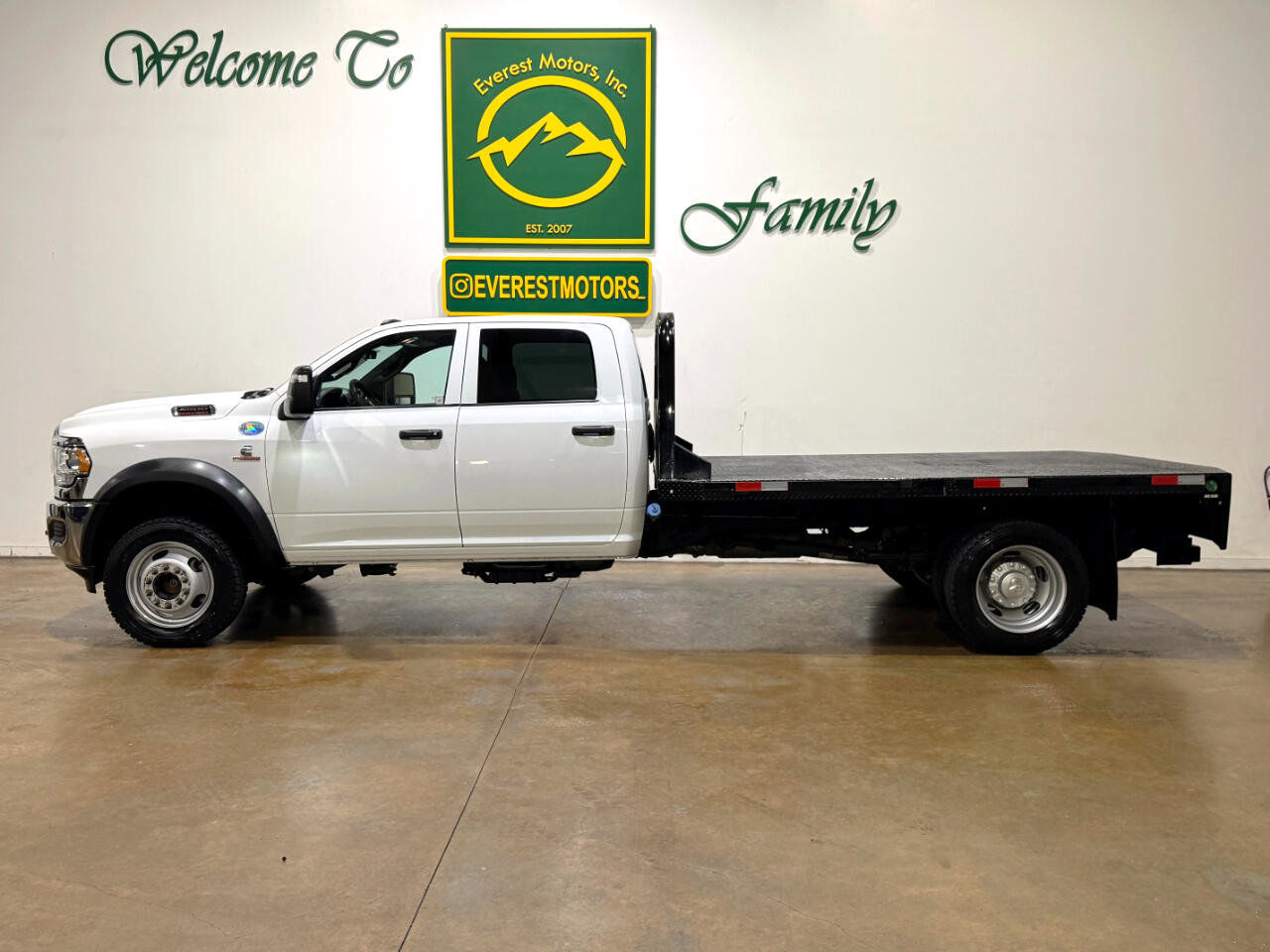 Used 2023 RAM 4500 Tradesman w/ Chrome Appearance Group image 4