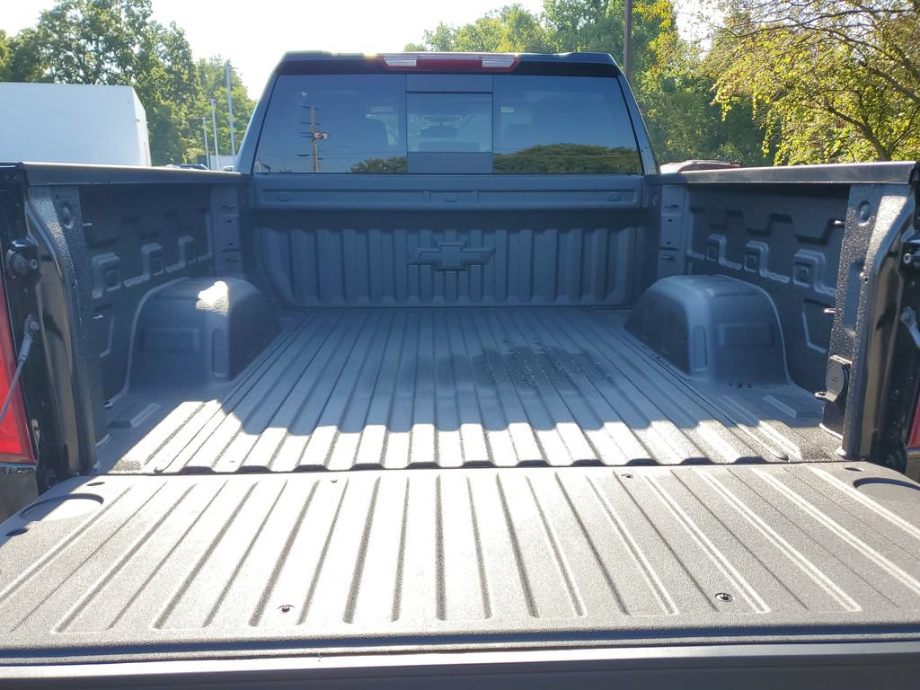 New 2026 Chevrolet Silverado 1500 RST w/ Redline Edition AWD/4WD image 9