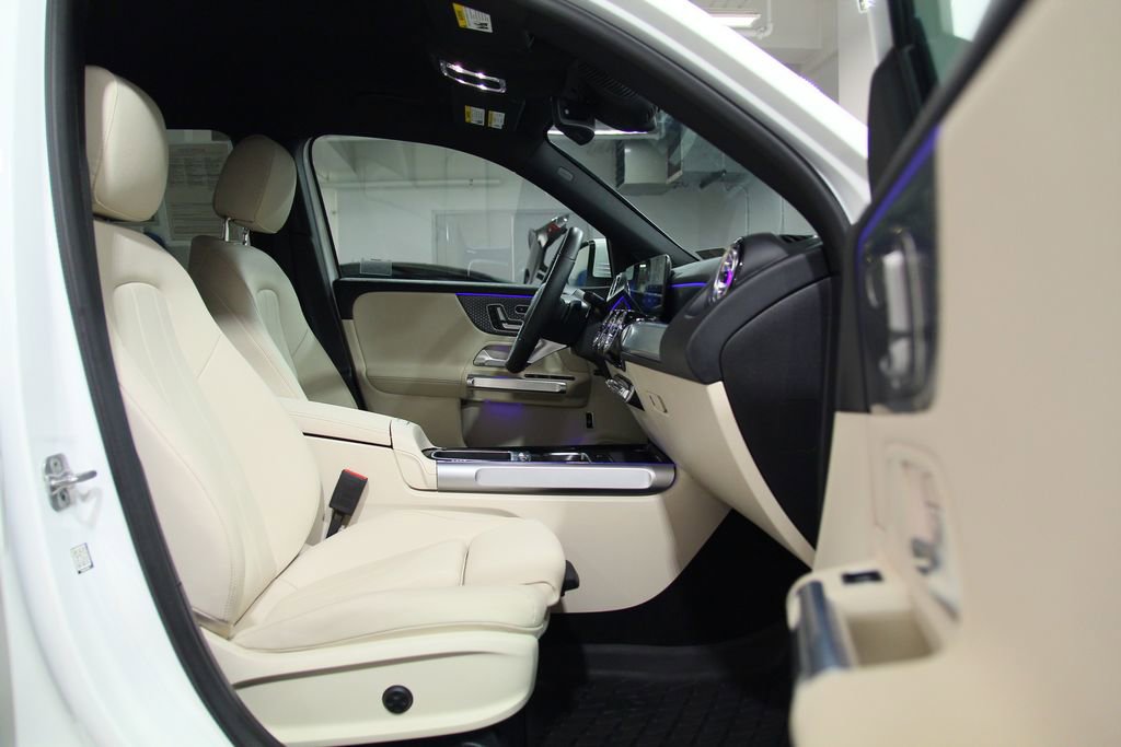 Certified 2025 Mercedes-Benz GLB 250 4MATIC image 22