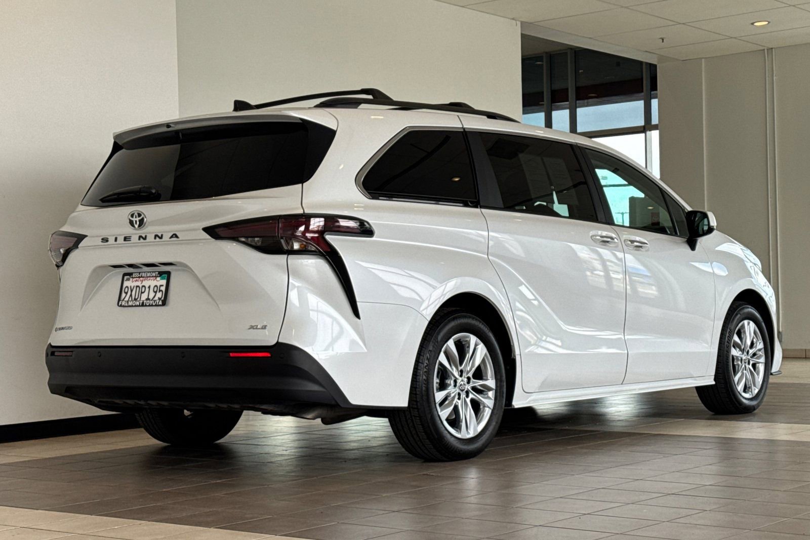 Certified 2026 Toyota Sienna XLE AWD/4WD image 4
