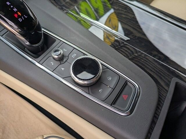 Used 2021 Cadillac Escalade Premium Luxury image 29