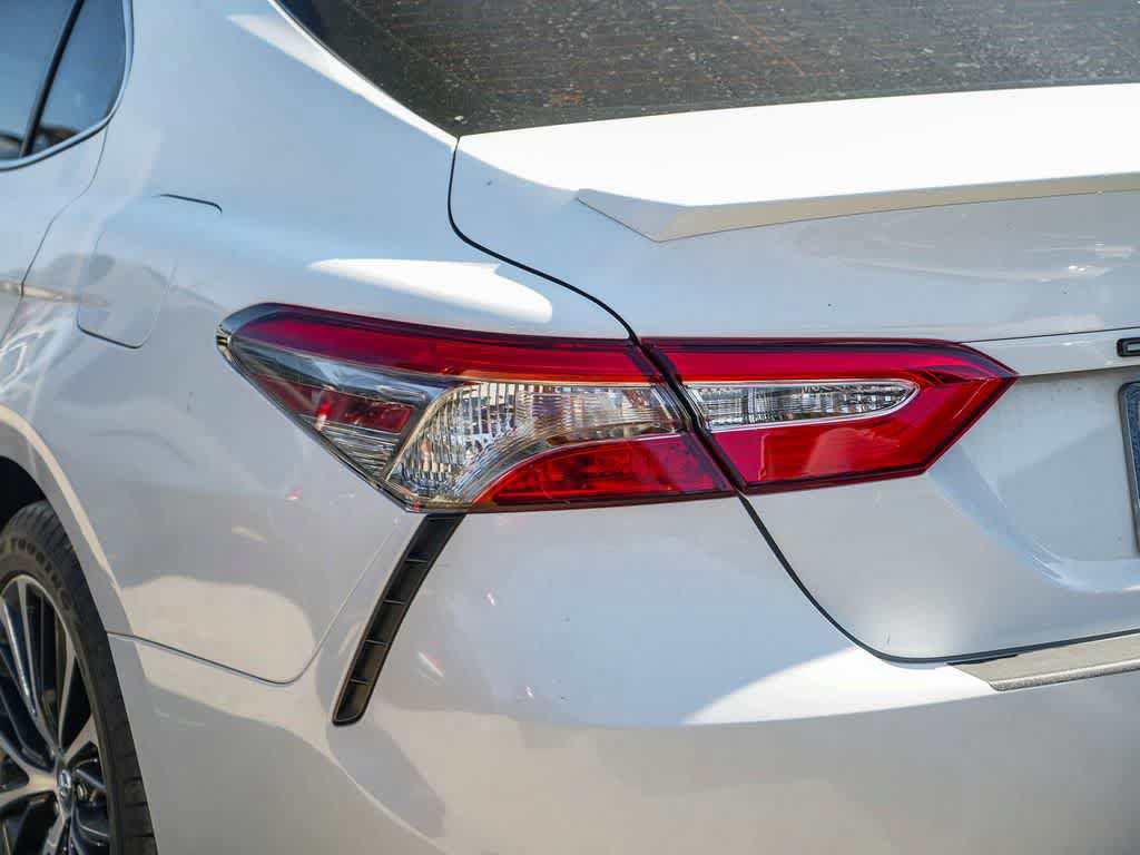 Used 2019 Toyota Camry SE FWD image 15