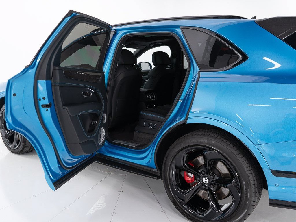 Certified 2025 Bentley Bentayga AWD/4WD image 20