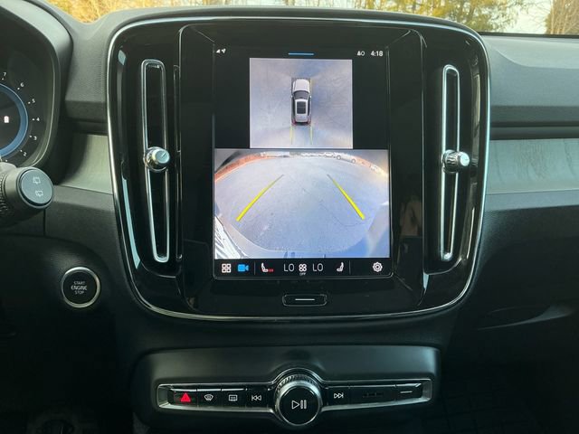 Used 2024 Volvo XC40 B5 Plus image 19