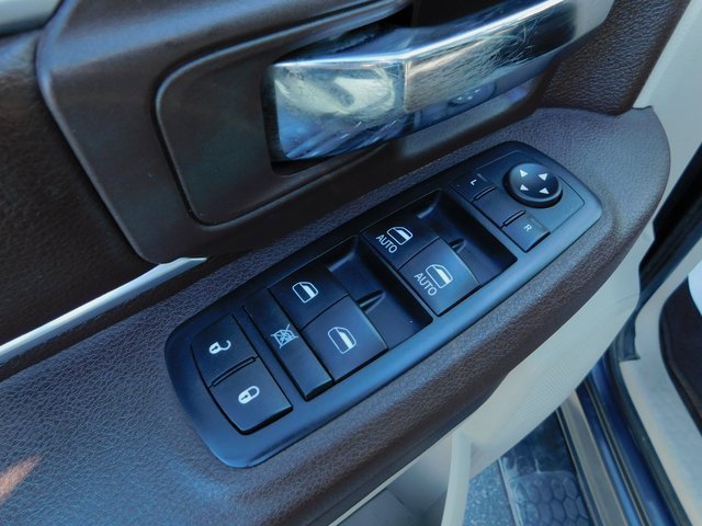 Used 2016 RAM 2500 SLT image 29