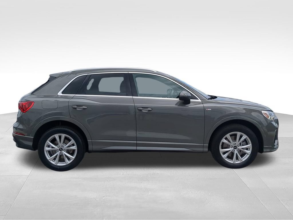 Used 2024 Audi Q3 2.0T Premium AWD/4WD image 3