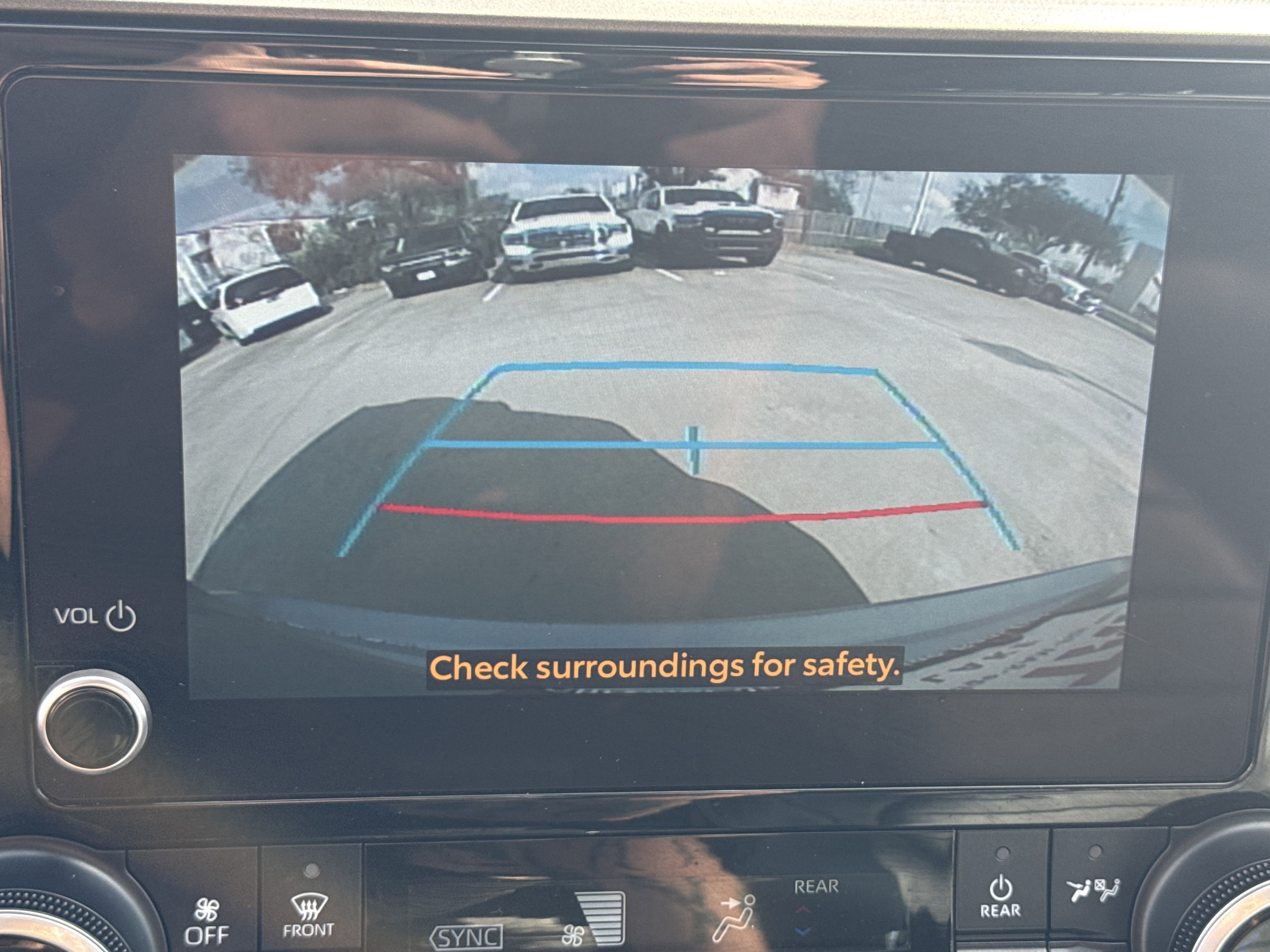 Used 2024 Toyota Highlander LE image 19