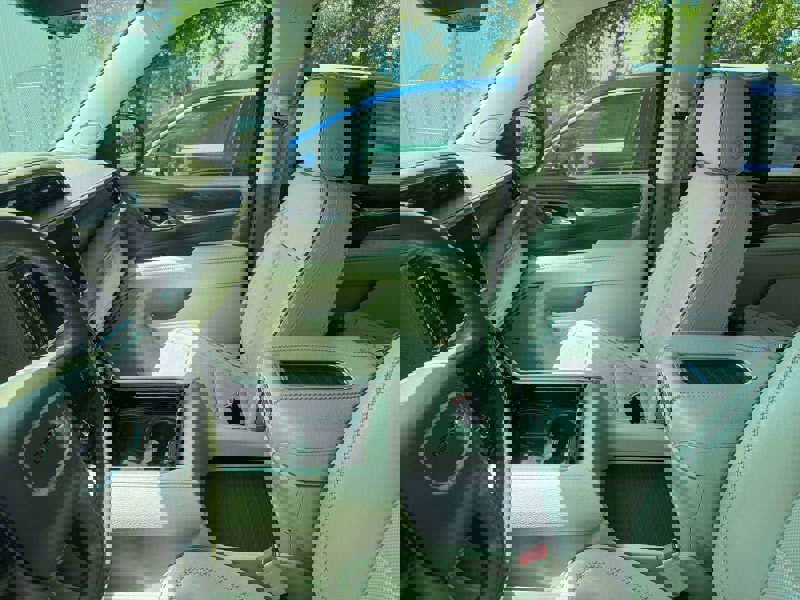 Used 2021 GMC Yukon Denali w/ Denali Premium Package image 7