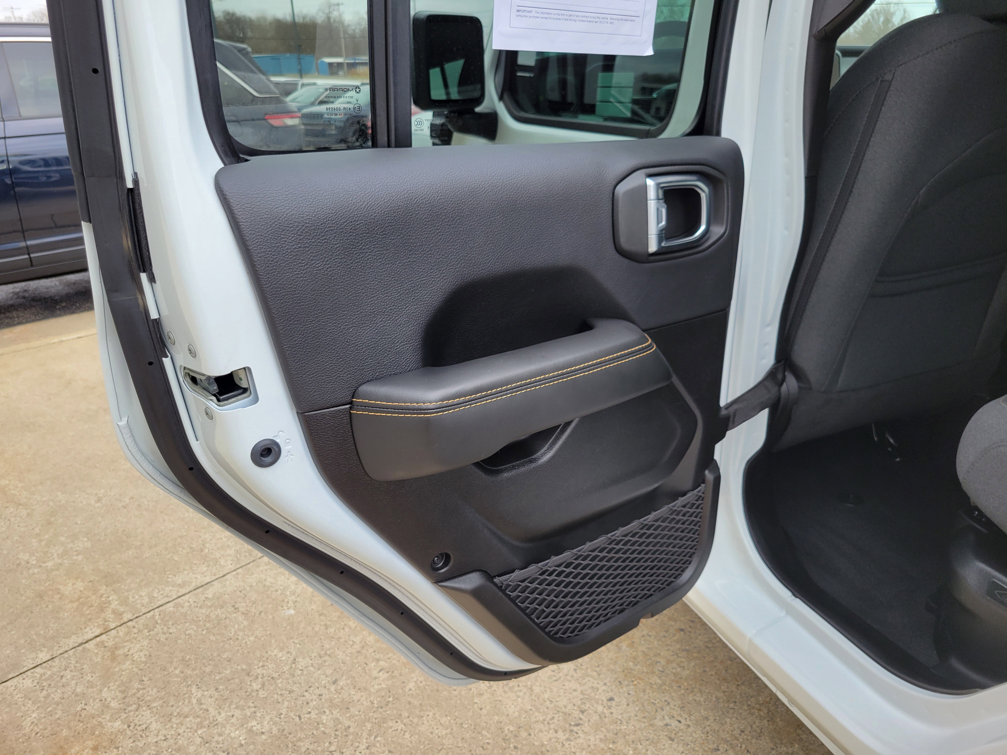 Used 2025 Jeep Wrangler Unlimited Sahara w/ Safety Group image 16