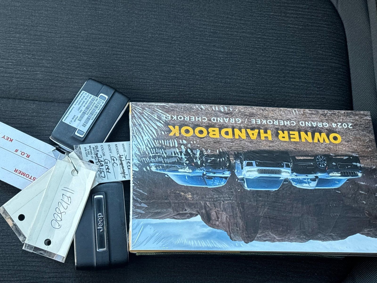 Used 2024 Jeep Grand Cherokee Laredo X w/ Luxury Tech Group I image 9