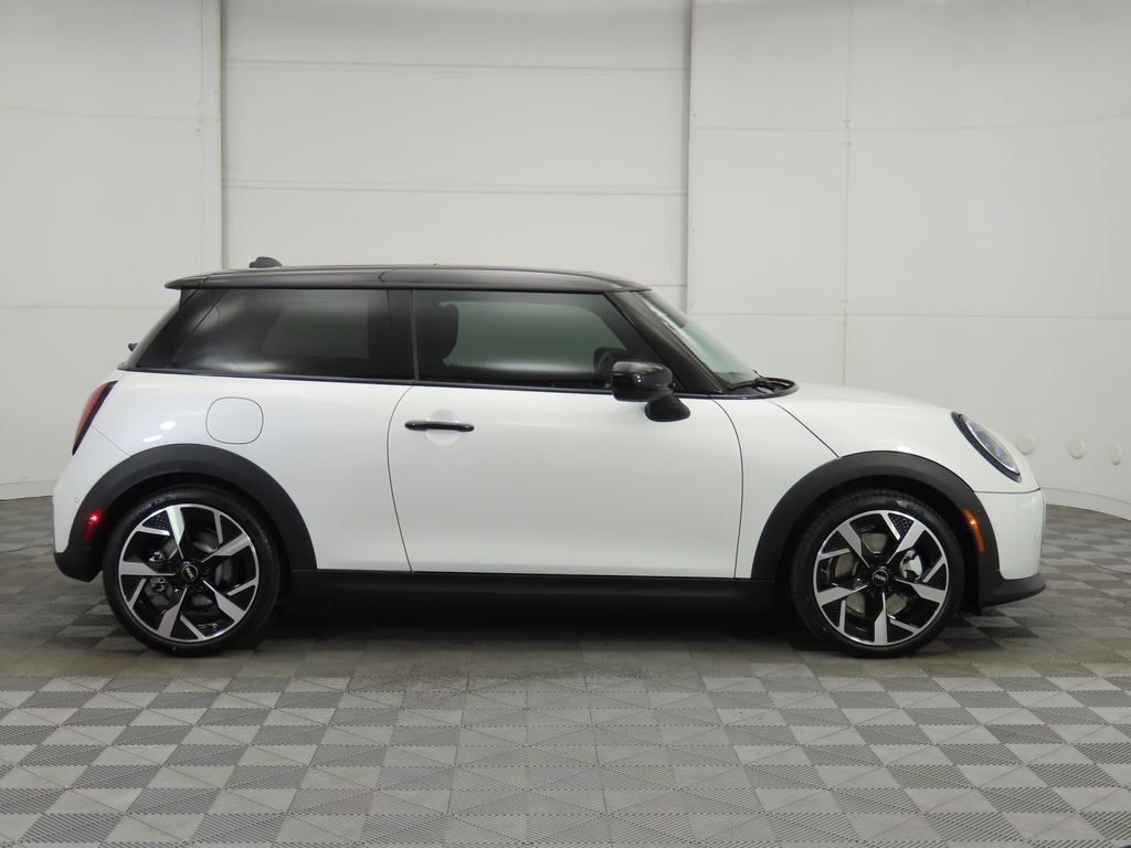 Used 2026 MINI Cooper 2-Door Hardtop image 4