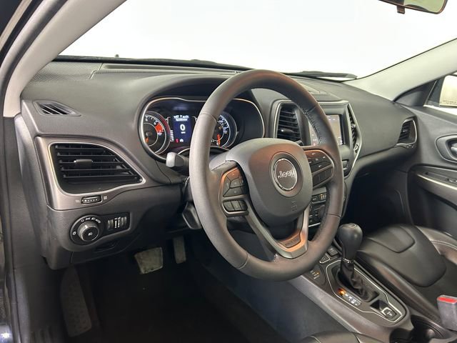 Used 2020 Jeep Cherokee Latitude Plus image 14