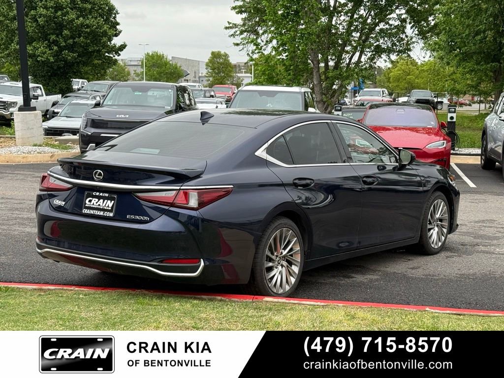 Used 2023 Lexus ES 300h w/ Accessory Package (Z2) FWD image 7