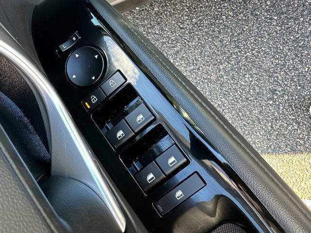 Used 2025 Hyundai Tucson Limited image 23