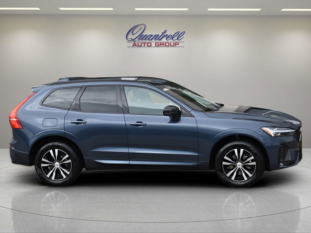 Certified 2025 Volvo XC60 B5 Core image 3