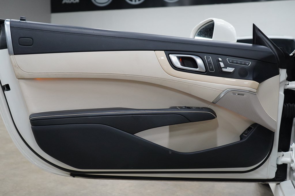 Used 2016 Mercedes-Benz SL 550 w/ Driver Assistance Package image 34