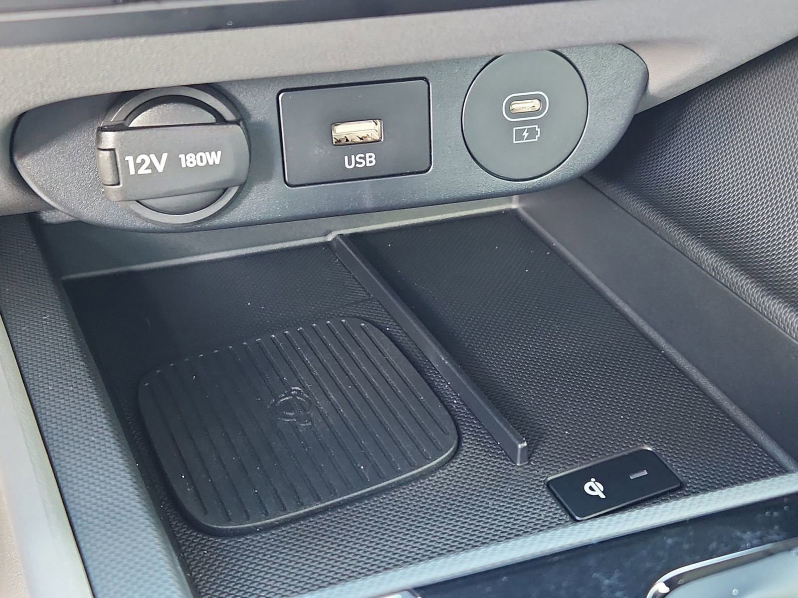 Used 2025 Hyundai Elantra SEL image 22