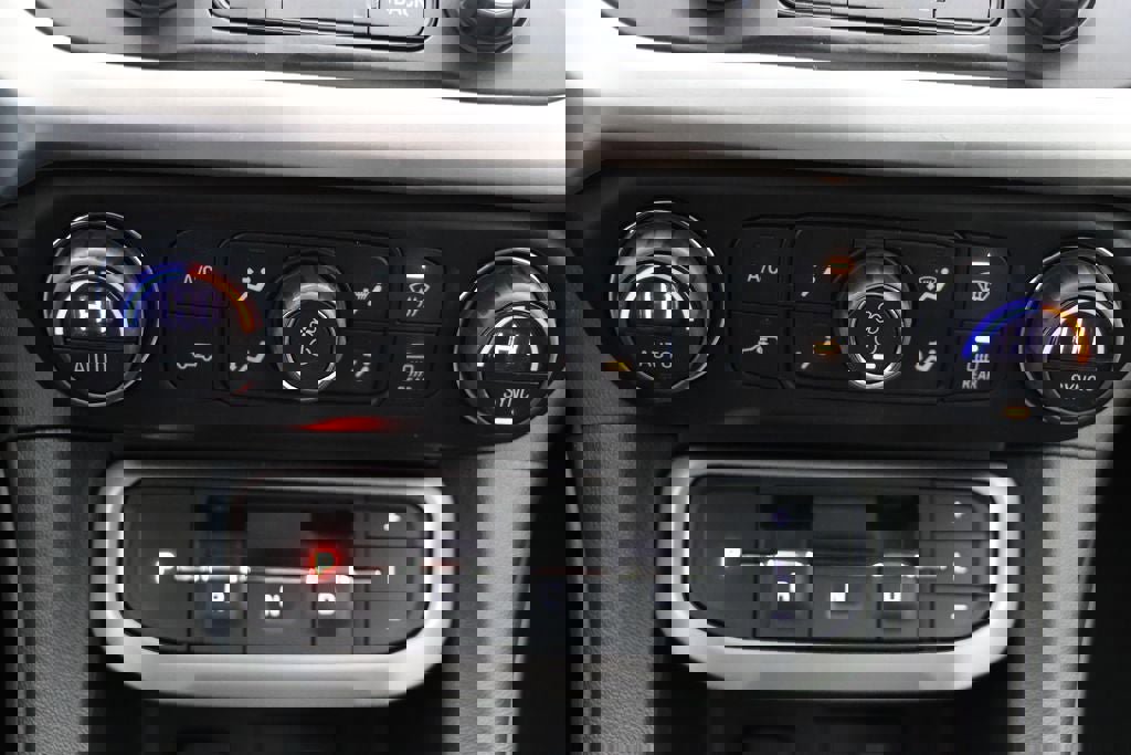 Used 2023 GMC Acadia SLE w/ Driver Convenience Package image 22