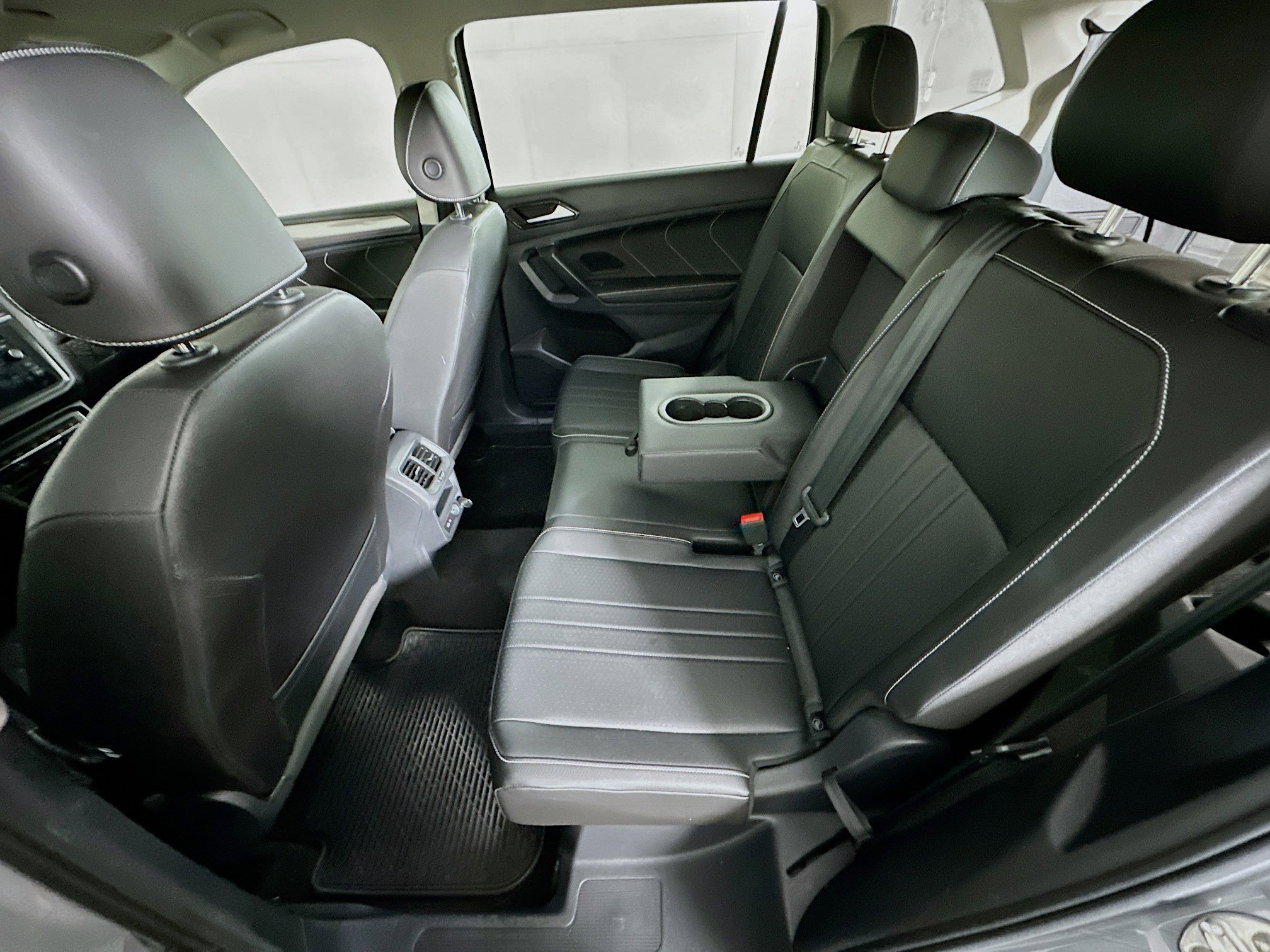 Used 2023 Volkswagen Tiguan SE image 25