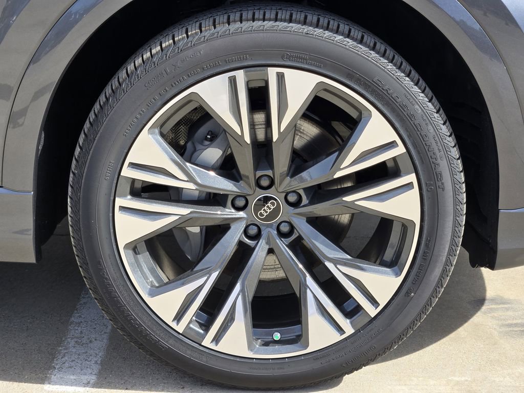 New 2026 Audi Q8 Premium Plus AWD/4WD image 16