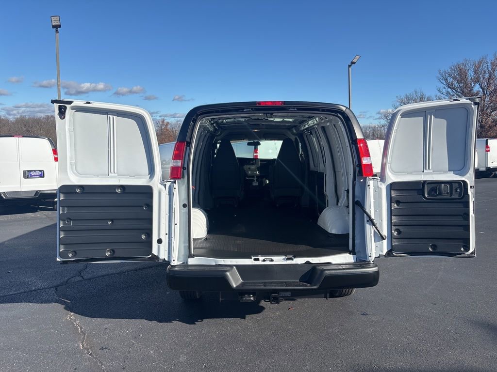 New 2025 Chevrolet Express 2500 w/ Driver Convenience Package RWD image 27
