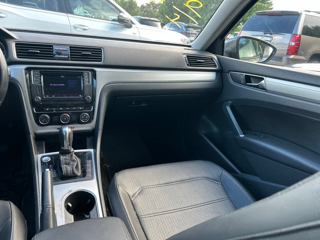 Used 2019 Volkswagen Passat 2.0T Wolfsburg w/ Wheels & Sunroof Package FWD image 8