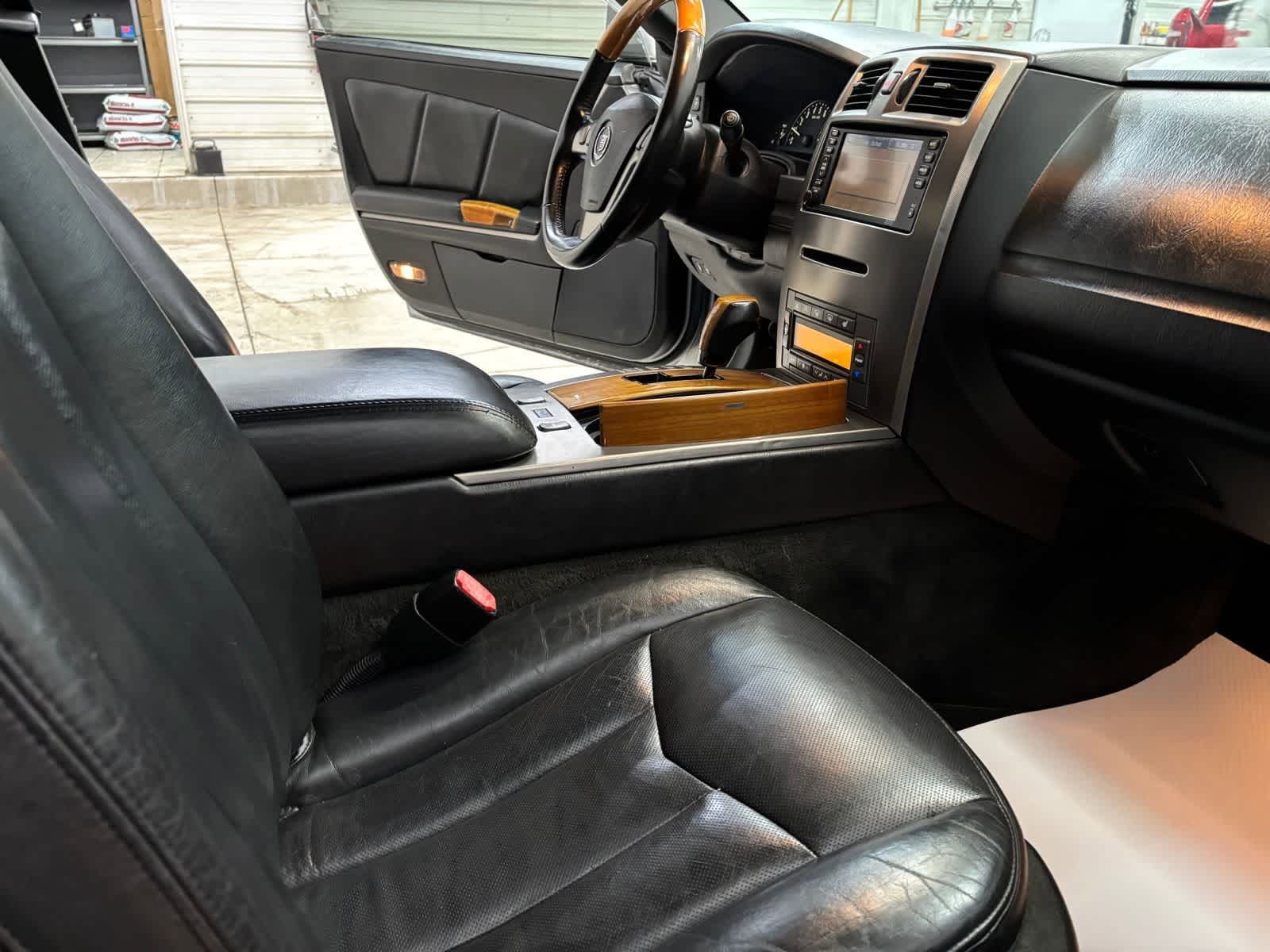 Used 2005 Cadillac XLR RWD image 23