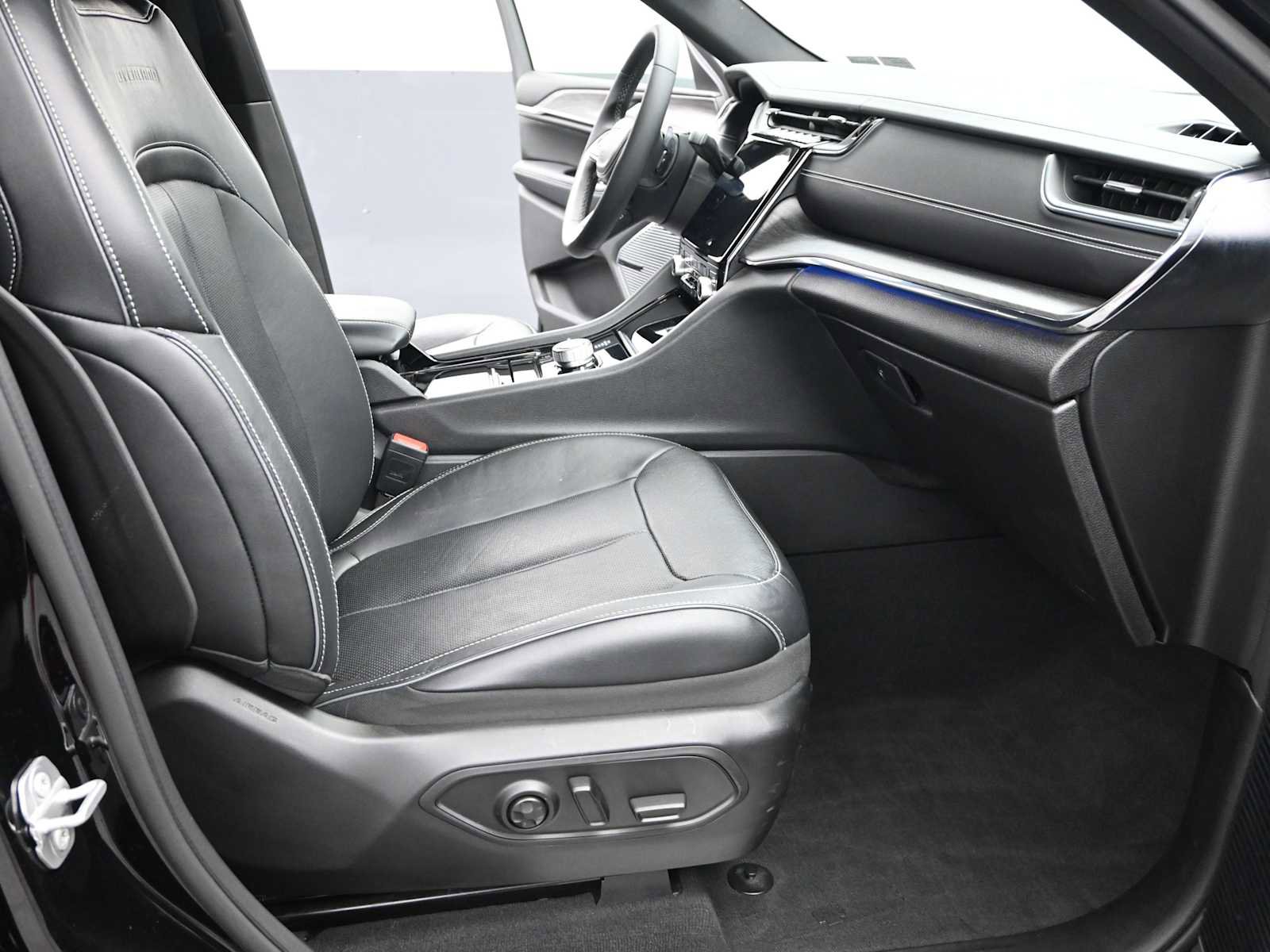 Used 2023 Jeep Grand Cherokee Overland image 20