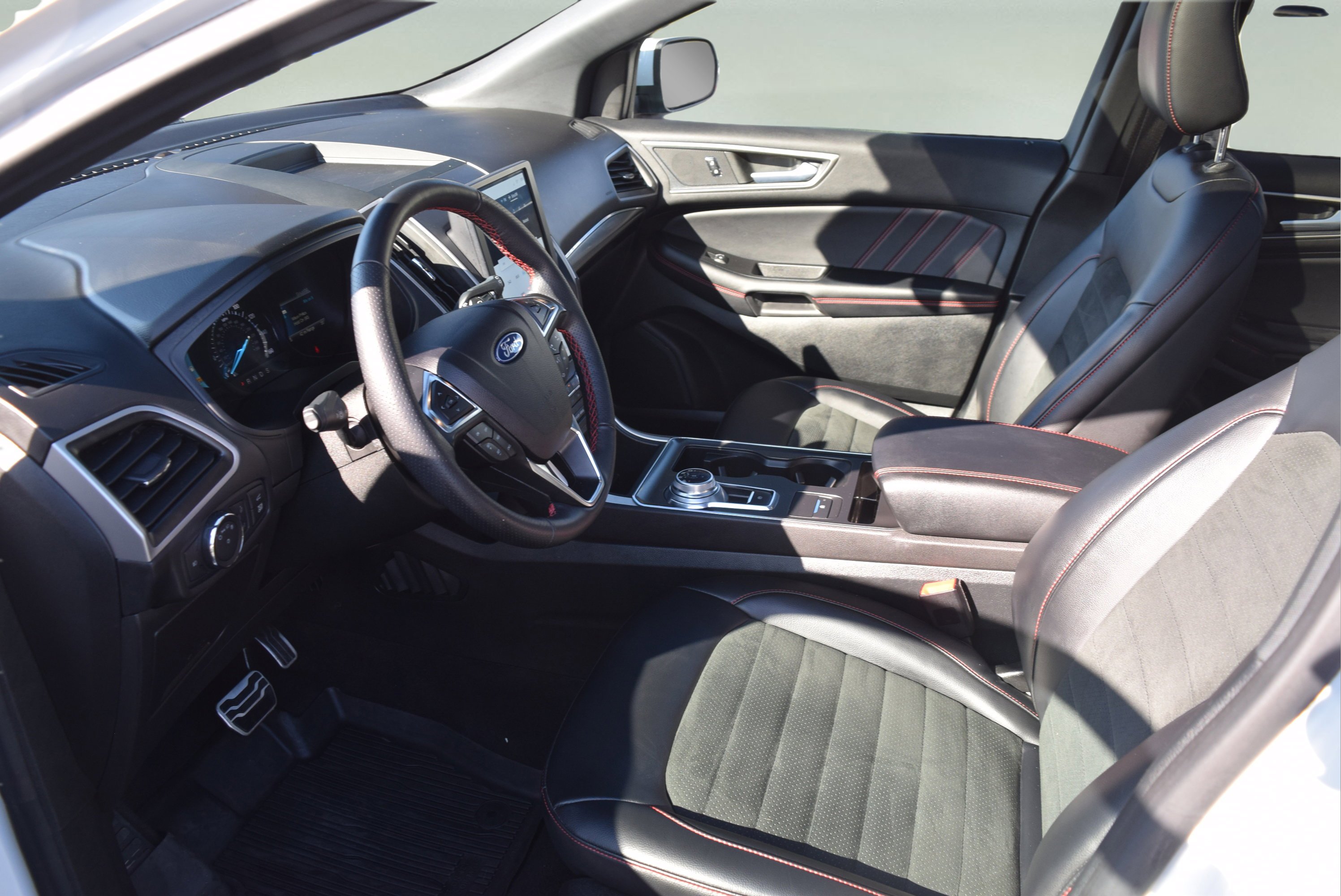 Used 2022 Ford Edge ST-Line w/ Cargo Accessory Package image 10