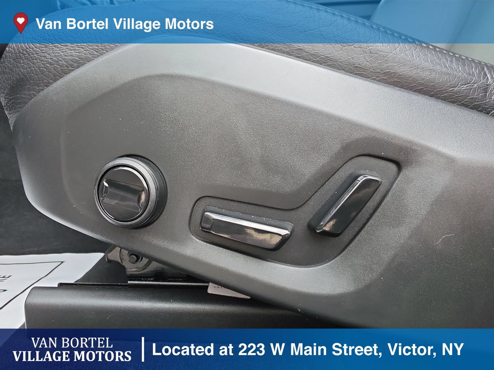 Used 2020 Volvo XC60 T5 Momentum w/ Protection Package Premier AWD/4WD image 14