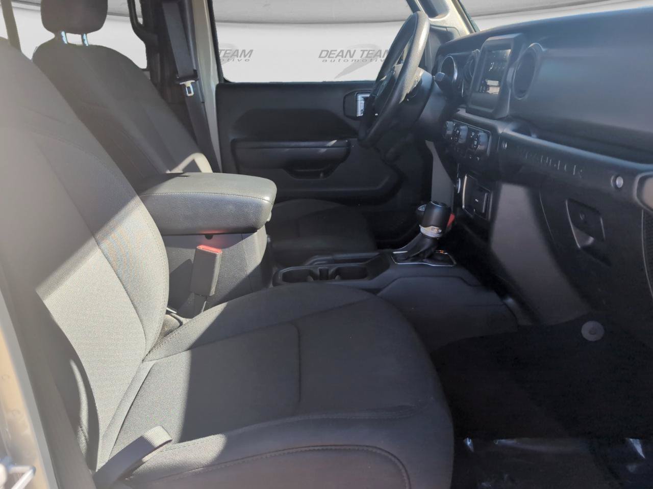 Used 2022 Jeep Wrangler Unlimited Sport AWD/4WD image 16