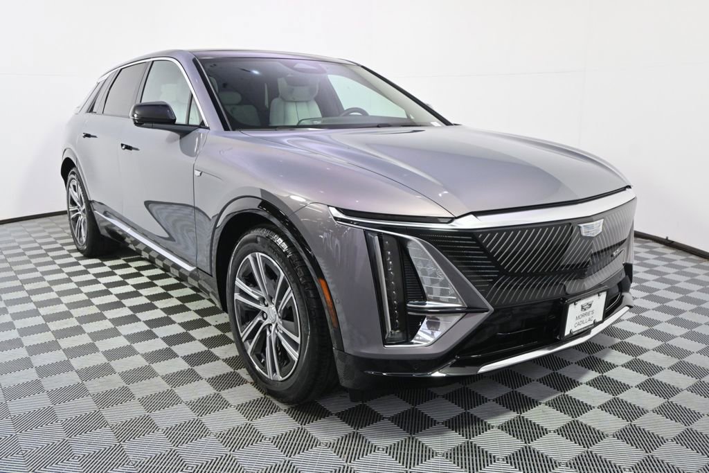New 2025 Cadillac Lyriq Luxury AWD/4WD image 9