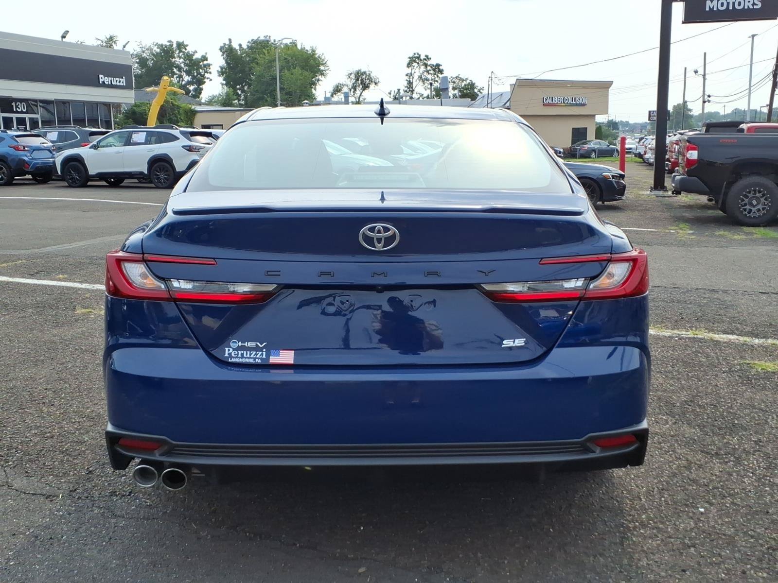 Used 2025 Toyota Camry SE FWD image 4