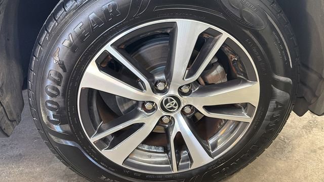 Used 2016 Toyota RAV4 XLE image 9