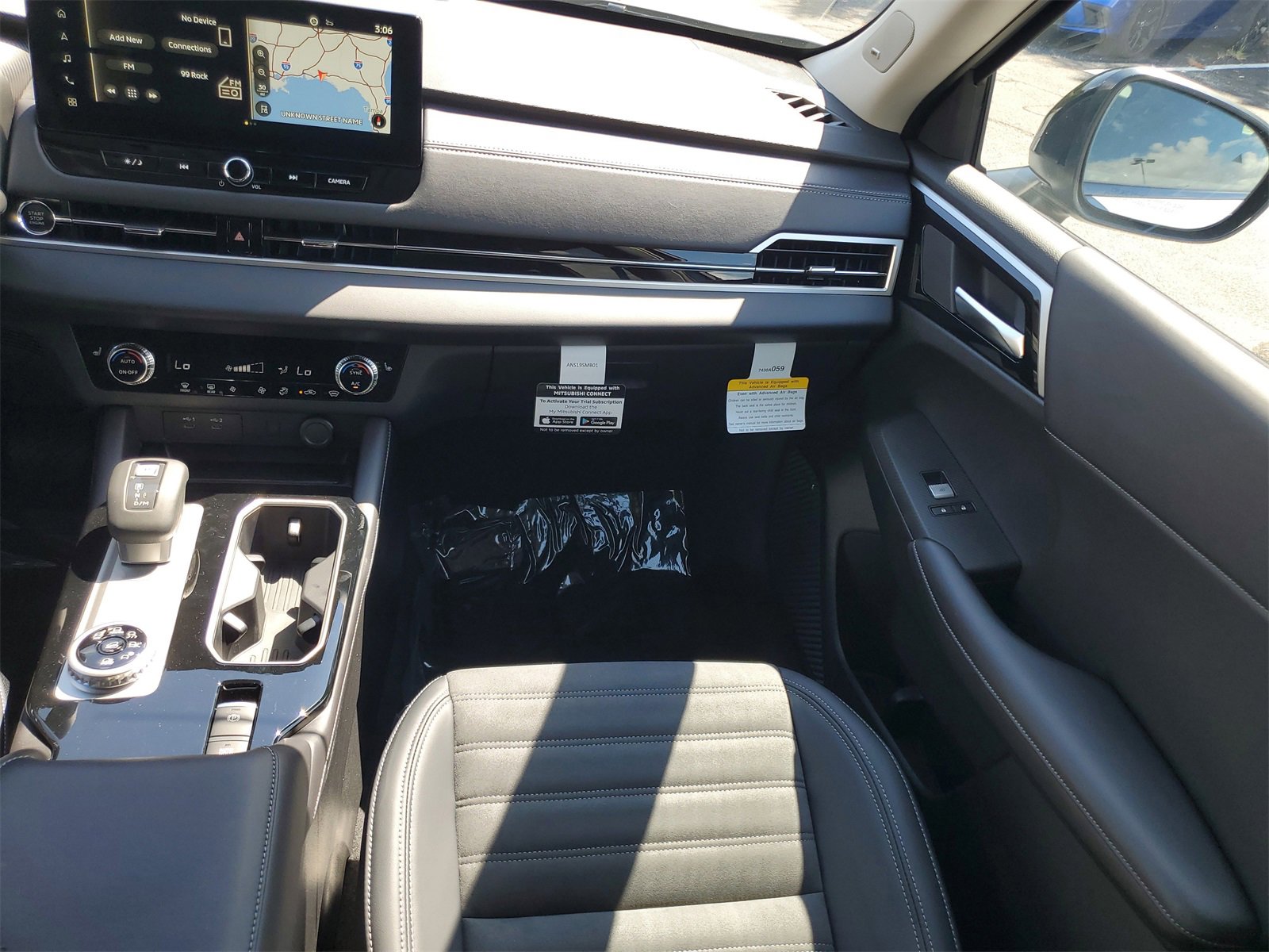 New 2025 Mitsubishi Outlander AWD image 26