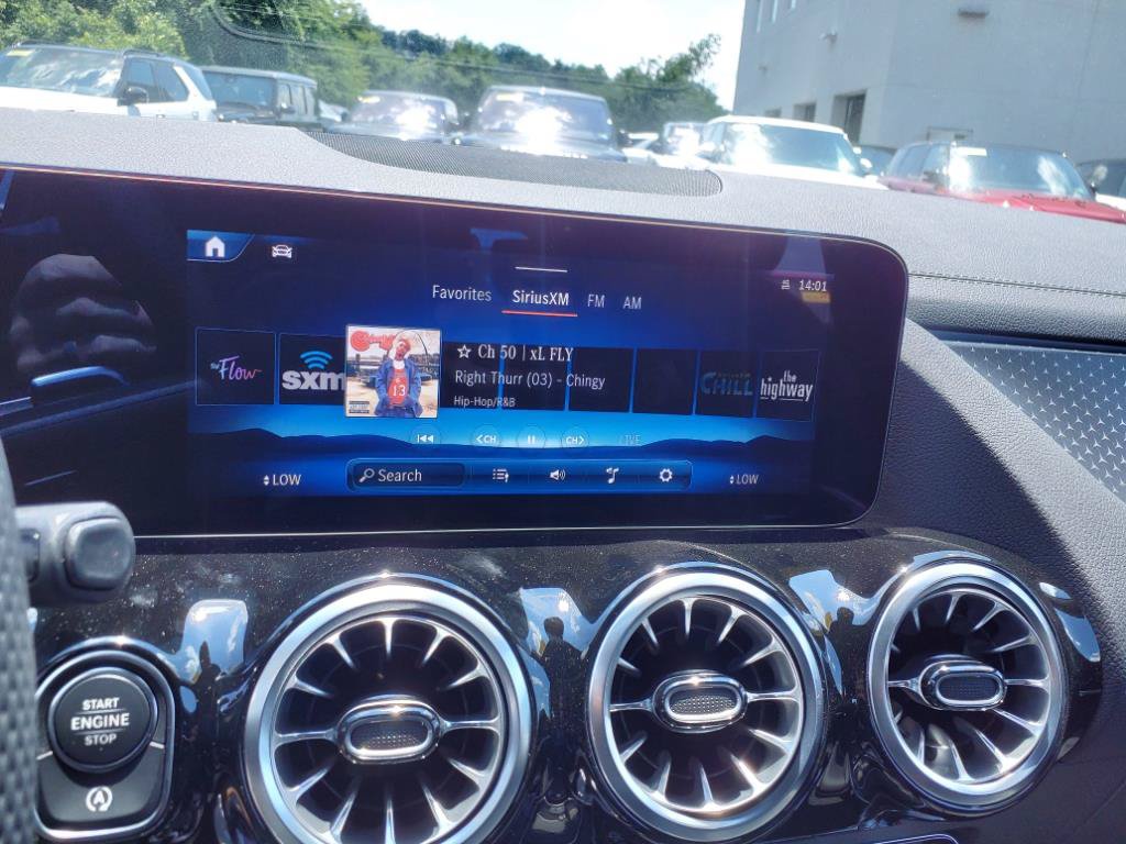 Used 2025 Mercedes-Benz GLA 35 AMG 4MATIC image 18