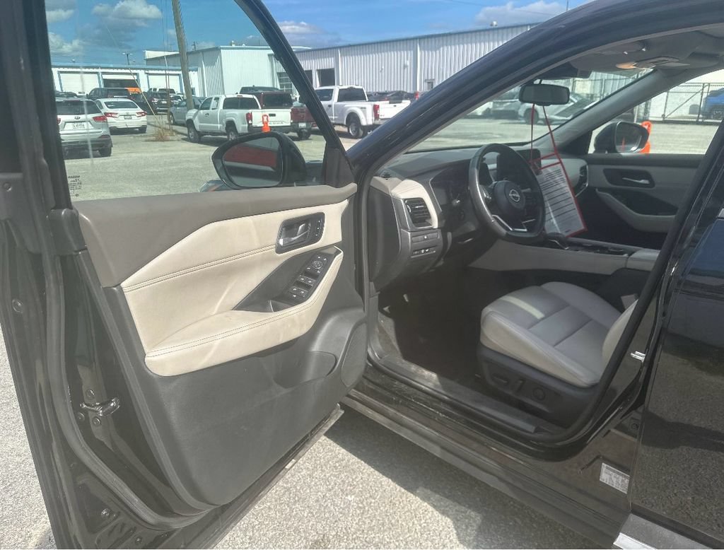 Used 2023 Nissan Rogue SL w/ SL Premium Package AWD/4WD image 11