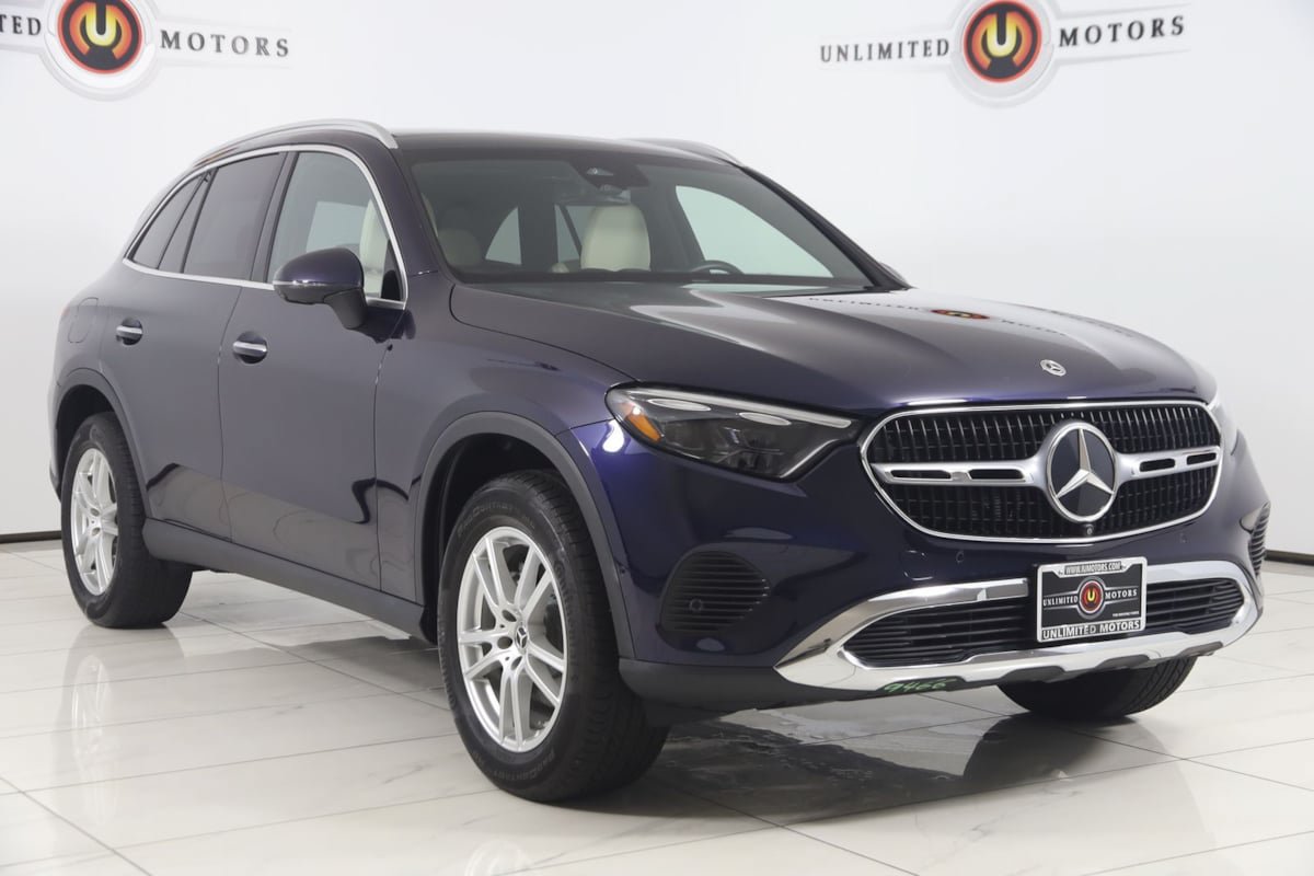 Used 2023 Mercedes-Benz GLC 300 4MATIC w/ Pinnacle Trim Package image 22