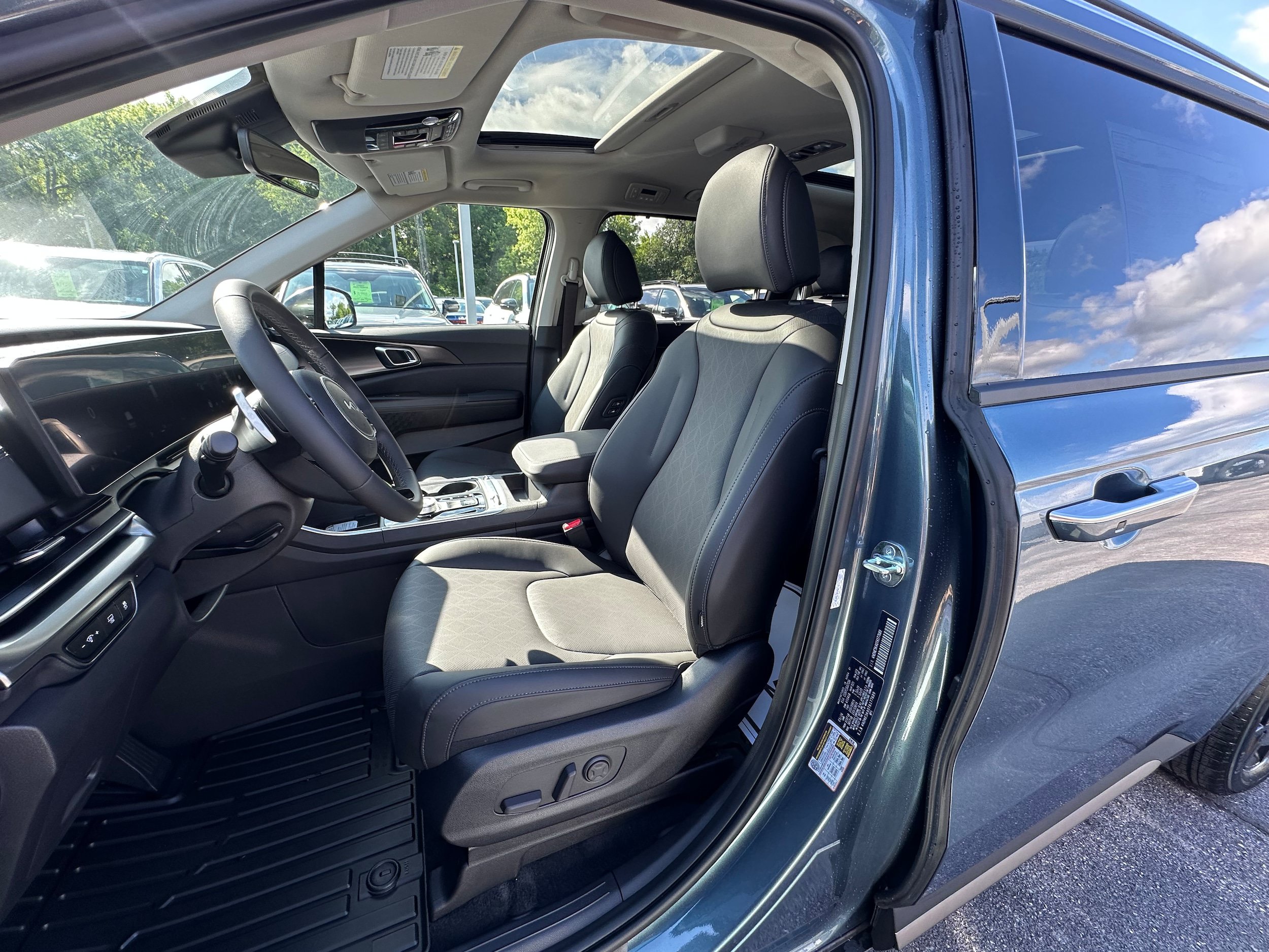 New 2026 Kia Carnival SX FWD image 27