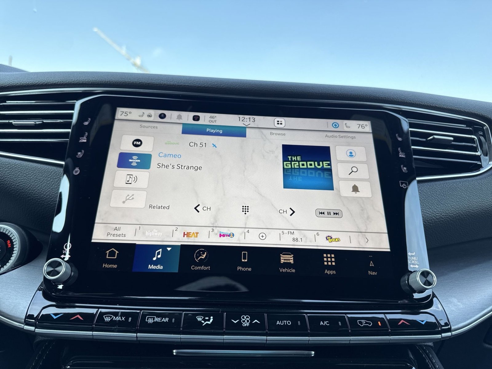 New 2026 Jeep Grand Wagoneer L 4WD w/ Premium Group I image 18