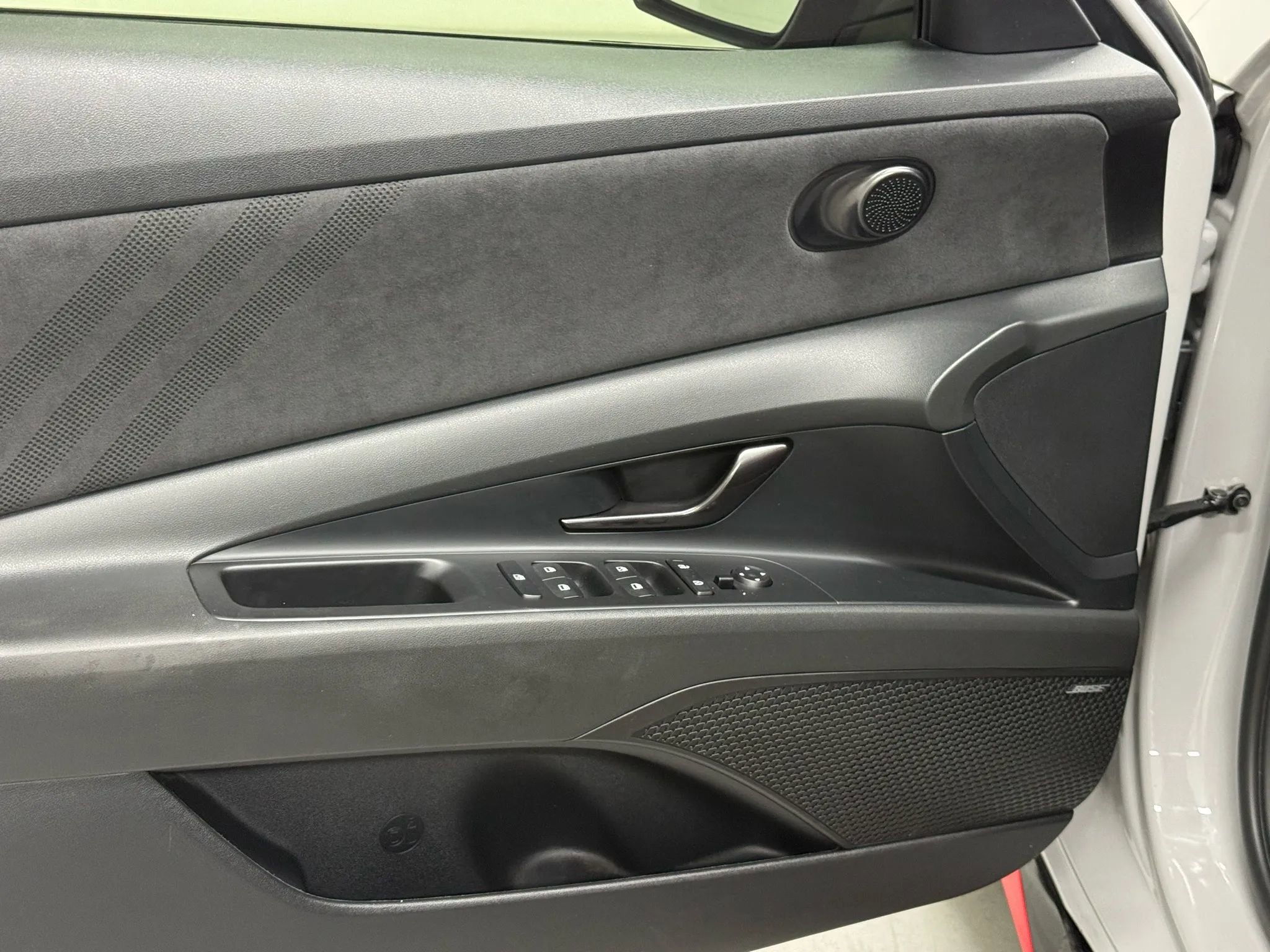 Used 2022 Hyundai Elantra N image 18