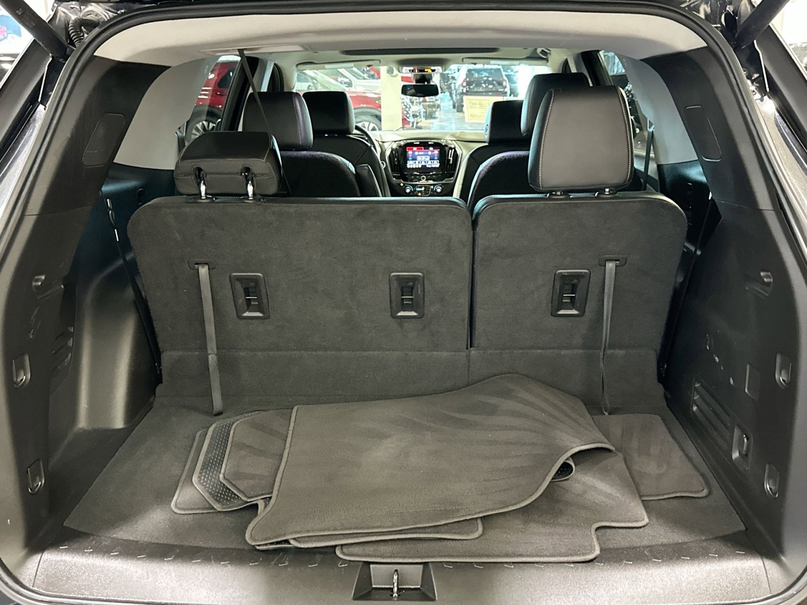 Used 2021 Chevrolet Traverse Premier w/ Redline Edition image 35