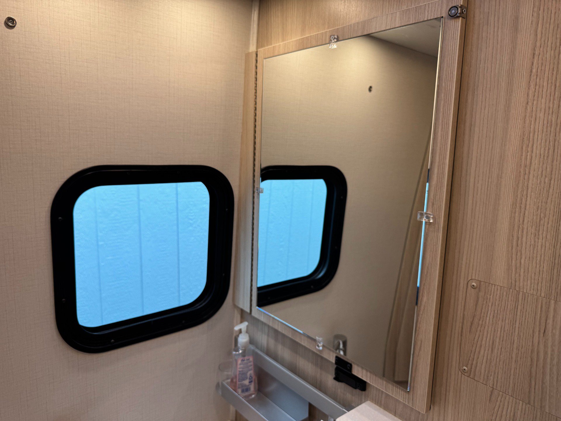 Used 2020 Mercedes-Benz Sprinter 3500 image 64