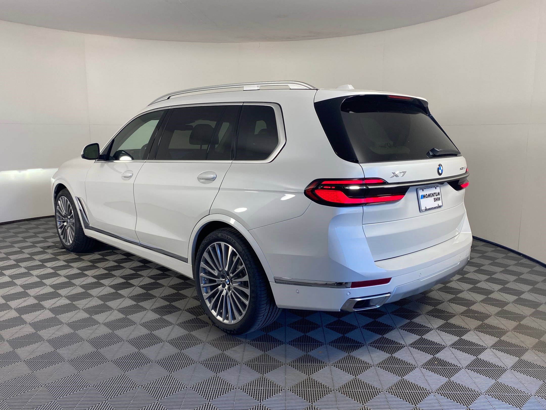 New 2026 BMW X7 xDrive40i image 3
