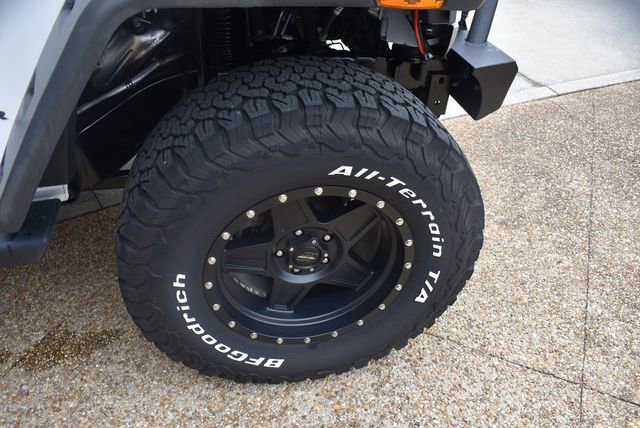 Used 2013 Jeep Wrangler Sahara AWD/4WD image 12