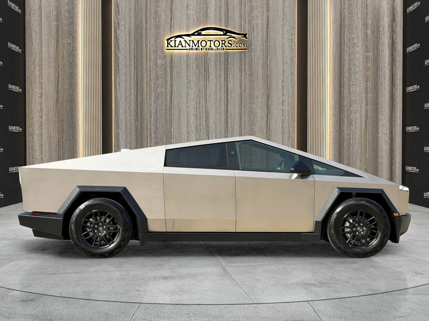 Used 2025 Tesla Cybertruck AWD Crew Cab image 14