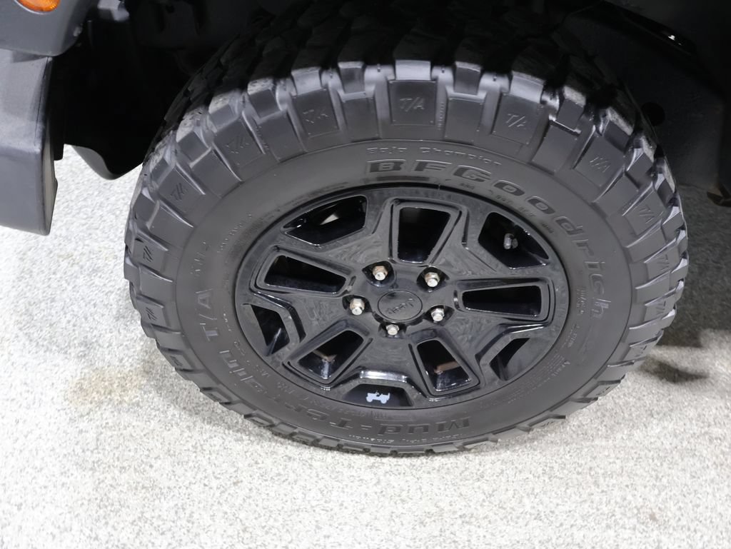 Used 2015 Jeep Wrangler Unlimited Sport AWD/4WD image 9