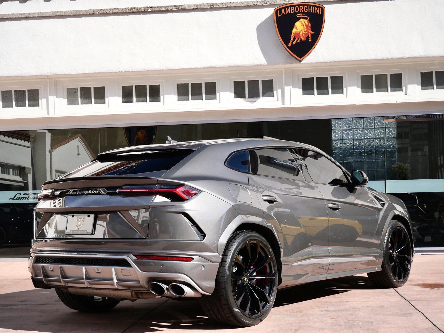 Used 2021 Lamborghini Urus image 3