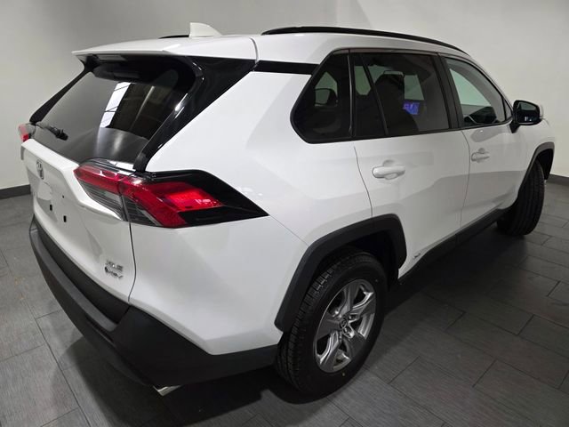 Used 2025 Toyota RAV4 XLE AWD/4WD image 5
