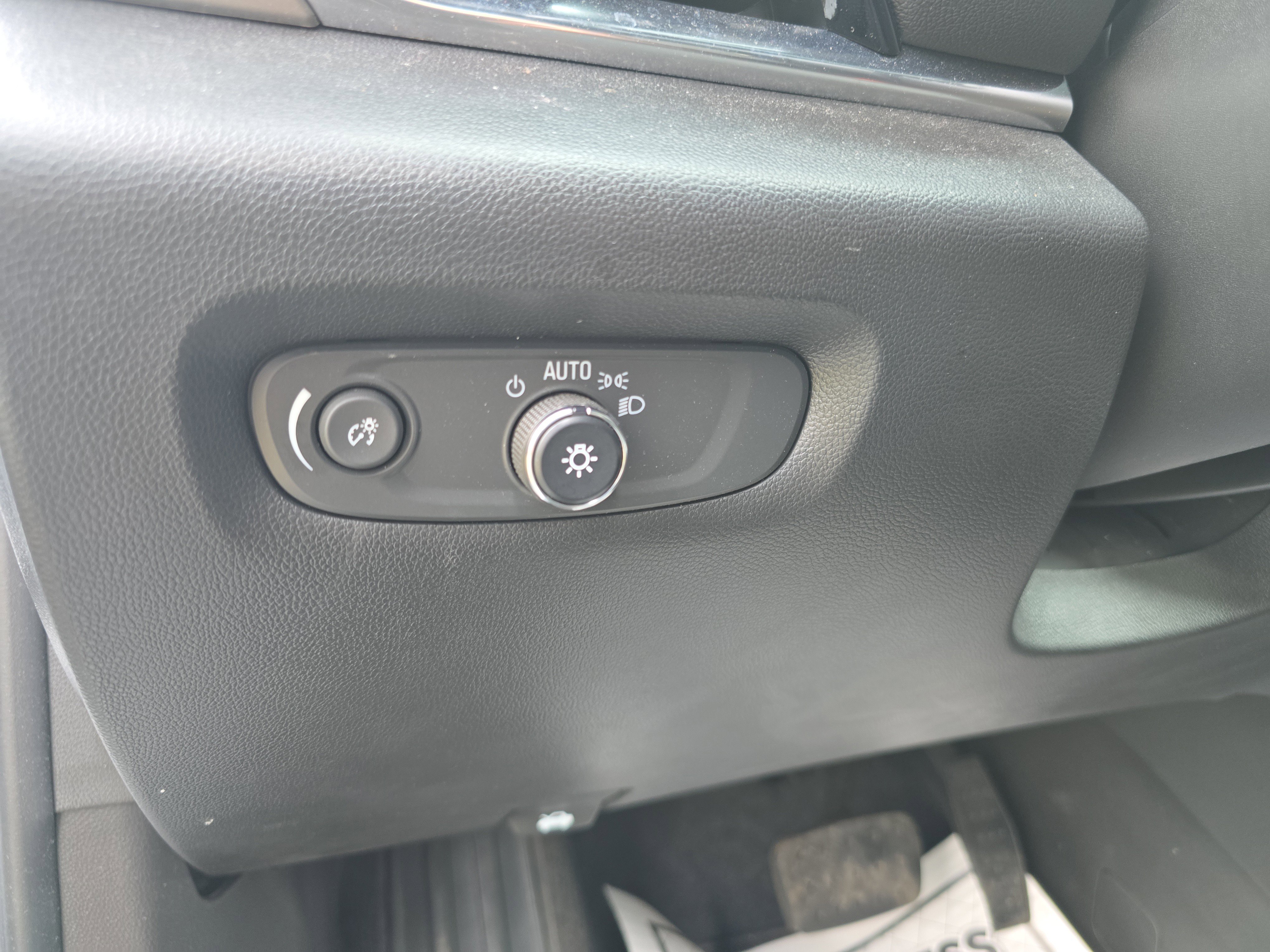 Used 2023 Chevrolet Traverse LT image 20